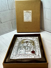 Икона со  Св. Спиридон Тримифунтский и Св. Николай Чудотворец, с кусочком тапочка. 12*16см.